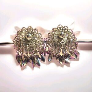 VINTAGE Metal FILIGREE Flower Silvertone Reflecting Clip On Earrings Earware